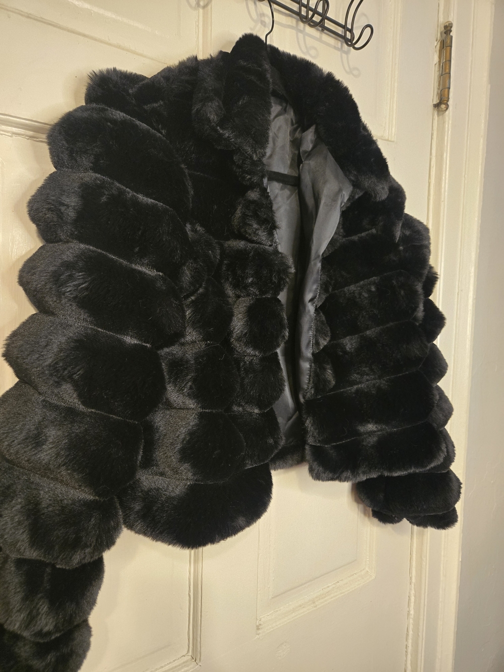 SHEIN Black Faux Fur Cropped Teddy Jacket - Picture 2 of 6